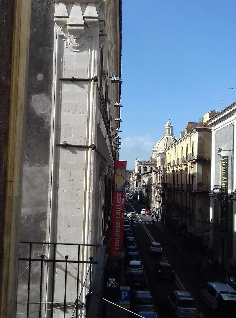 Bed, Book & Breakfast Landolina Bed & Breakfast Catania 3*,